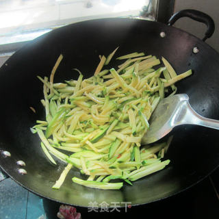 北瓜丝炒米饭的做法步骤：3