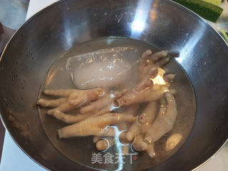 电锅盐焗鸡爪的做法步骤:3