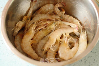 鲜虾猪肉芹菜饺子的做法步骤:2