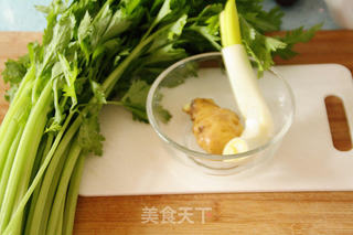 鲜虾猪肉芹菜饺子的做法步骤:3