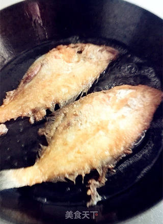 香煎偏口鱼的做法步骤:7