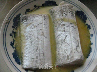 酥煎带鱼的做法步骤：4