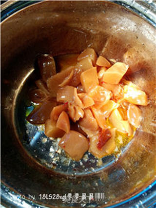 酸萝卜腊鸭绿豆煲的做法步骤:3