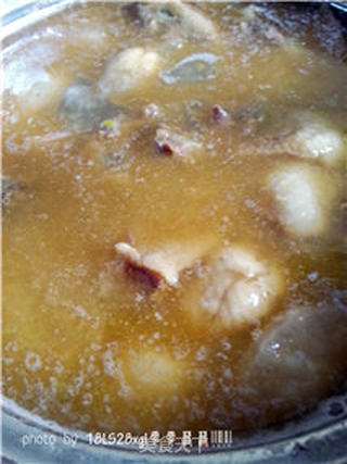 酸萝卜腊鸭绿豆煲的做法步骤:7