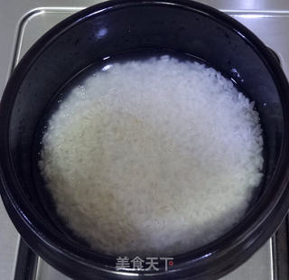 腊肠稻香米煲仔饭的做法步骤:3