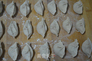 芹菜大肉水饺的做法步骤:17