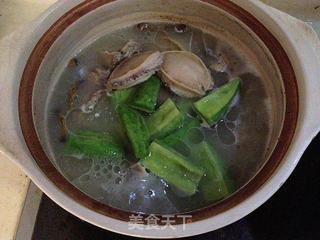 【大棒骨黄豆苦瓜鲍鱼汤】-----养颜营养汤的做法步骤:8