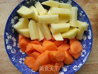 家庭制作猪扒咖喱饭的做法步骤：1