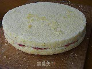 草莓酱夹心蛋糕的做法步骤:12