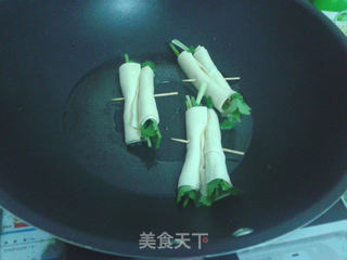 东北小吃之一——香菜干豆腐卷的做法步骤:3