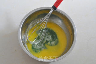 菠菜蜜豆蛋糕卷的做法步骤:3