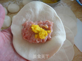咸蛋黄大肉包的做法步骤:12