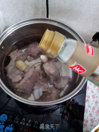 排骨玉米汤的做法步骤：3