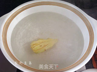 滋润美肤~鲫鱼鸡蛋汤的做法步骤:4