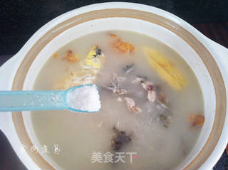 滋润美肤~鲫鱼鸡蛋汤的做法步骤:9
