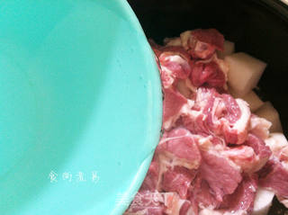 牛腩炖萝卜的做法步骤:5
