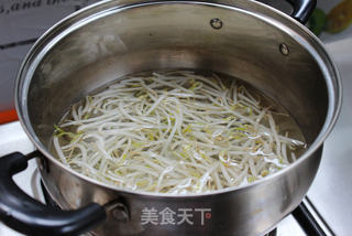 够酸爽,才有味——蔬菜凉面的做法步骤:2
