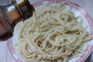 够酸爽,才有味——蔬菜凉面的做法步骤:4