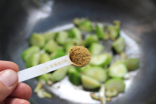 健脑美容抗过敏——丝瓜炒蛋的做法步骤:9