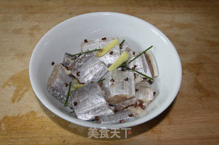 清蒸带鱼的做法步骤:2