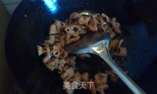 酱爆肥肠的做法步骤:6