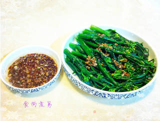 蒜蓉白灼菜心的做法步骤:9
