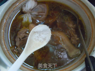用食物来调理身体---四物番鸭汤的做法步骤:5