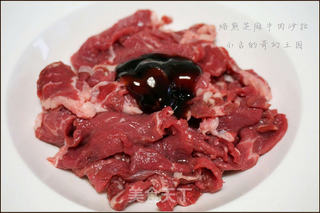 焙煎芝麻牛肉沙拉的做法步骤：2