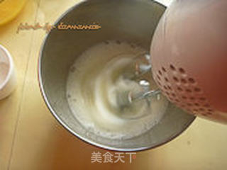 彩绘蛋糕卷的做法步骤:5