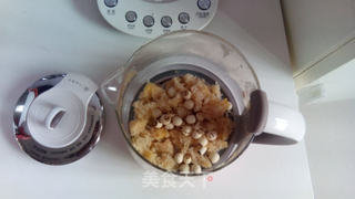 石榴银耳羹的做法步骤:2