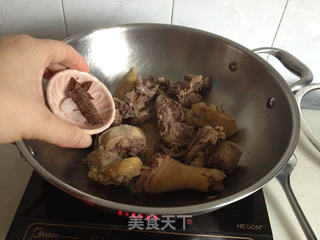 香菇鸡米煲仔饭的做法步骤:3