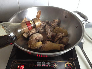 香菇鸡米煲仔饭的做法步骤:4