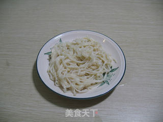 黄瓜拌金针蘑的做法步骤：5