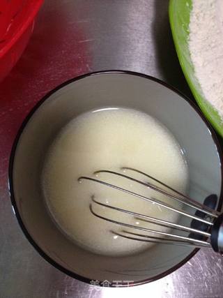 斑马纹戚风蛋糕的做法步骤:2