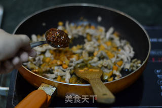 【韩国泡菜炒饭】的做法步骤:5