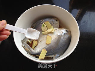 炸锅版炸鲳鱼的做法步骤：4