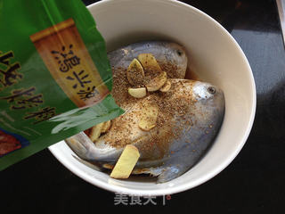 炸锅版炸鲳鱼的做法步骤:6