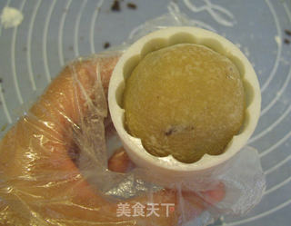 广式豆沙月饼的做法步骤:12