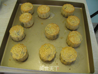 广式豆沙月饼的做法步骤:17
