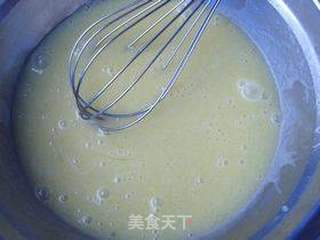 双花咸蛋糕的做法步骤:4