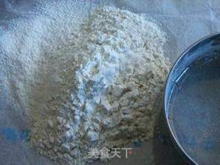 双花咸蛋糕的做法步骤:6