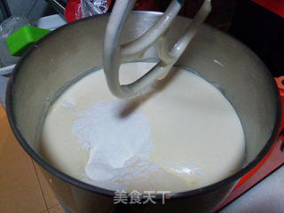 【花团锦簇杯子蛋糕】——我的第一次翻糖制作的做法步骤:5
