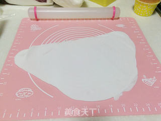 【花团锦簇杯子蛋糕】——我的第一次翻糖制作的做法步骤:11