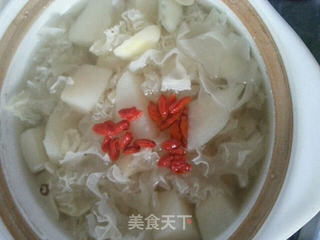 雪梨冰糖银耳羹的做法步骤:6
