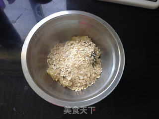 香蕉燕麦芝麻饼的做法步骤:4