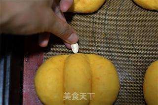 【番茄配方】万圣节疯狂派对系列——万圣节南瓜面包的做法步骤:8