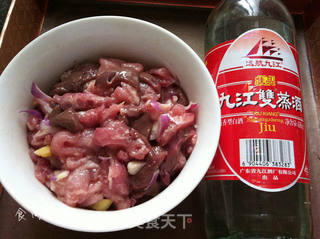 猪肝瘦肉鸡蛋汤的做法步骤:2