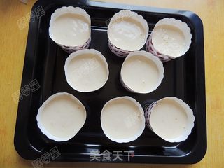 蜂蜜牛奶纸杯蛋糕的做法步骤:9