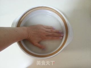 香肠煲仔饭的做法步骤:2