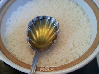 香肠煲仔饭的做法步骤:4